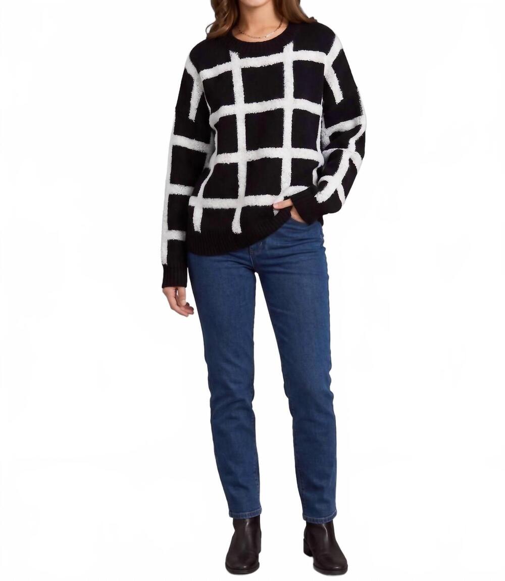 NEW GILLI brooklyn windowpane bouclé knit sweater in black ivory